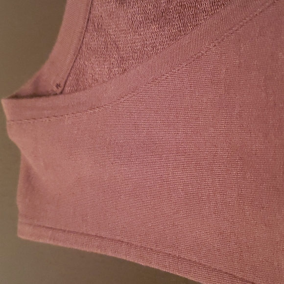 RW&CO knit v neck tank - Picture 3 of 7